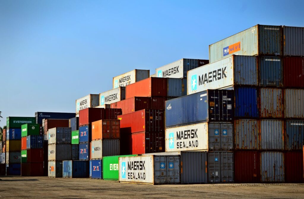 cargo container lot 906494.jpeg